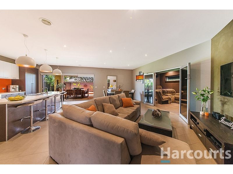 29 Ferndown Drive, Cranbourne VIC 3977