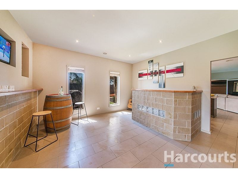 29 Ferndown Drive, Cranbourne VIC 3977