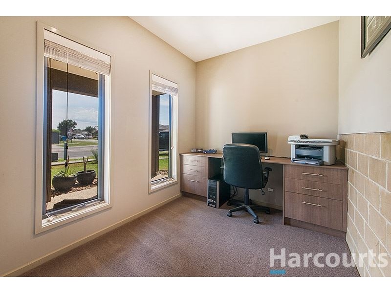 29 Ferndown Drive, Cranbourne VIC 3977