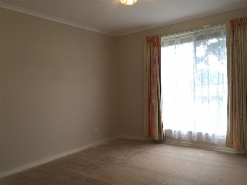 35 Silvertop Crescent, Frankston North VIC 3200