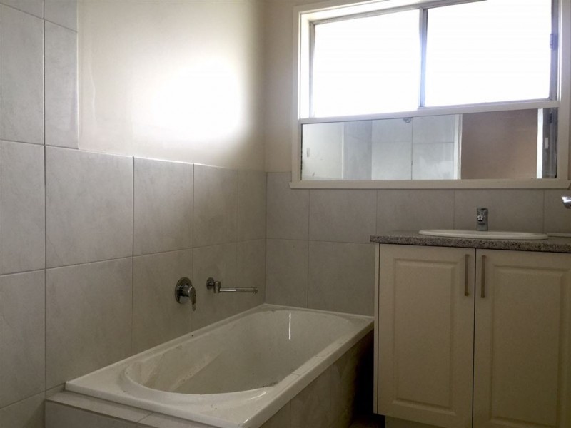 35 Silvertop Crescent, Frankston North VIC 3200