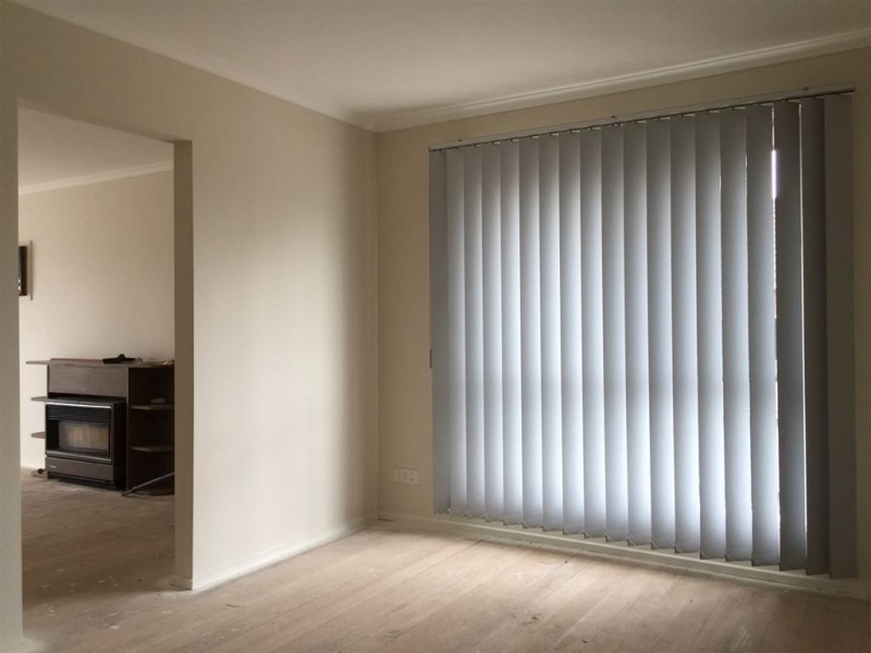 35 Silvertop Crescent, Frankston North VIC 3200