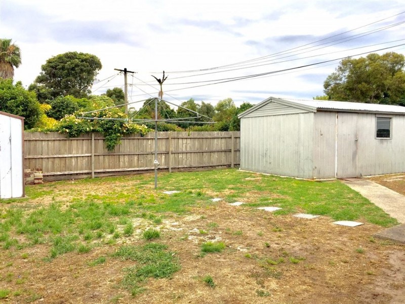 35 Silvertop Crescent, Frankston North VIC 3200