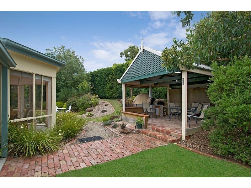 17 Clifford Drive, Tyabb VIC 3913