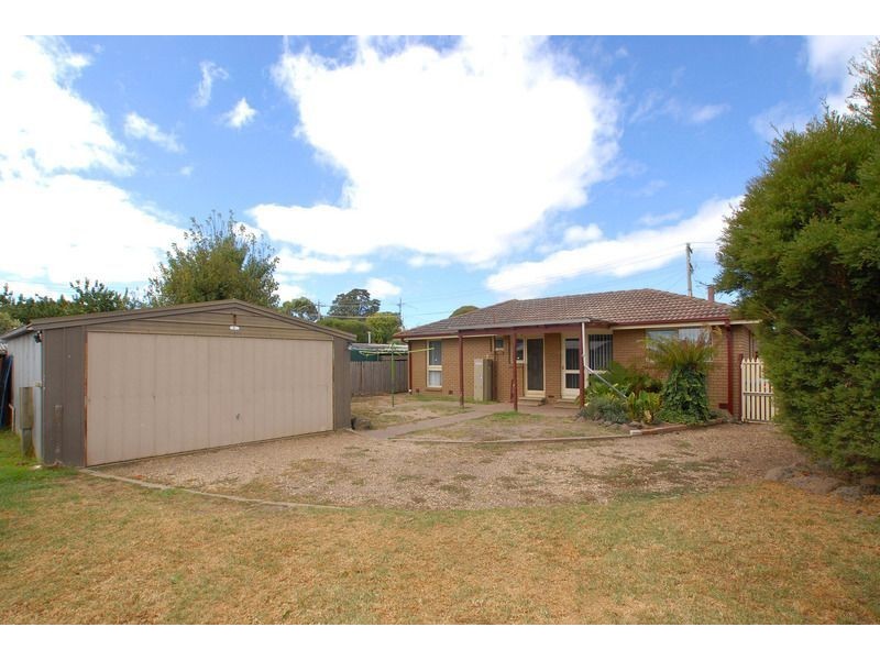 16 Gibson Avenue, Tyabb VIC 3913