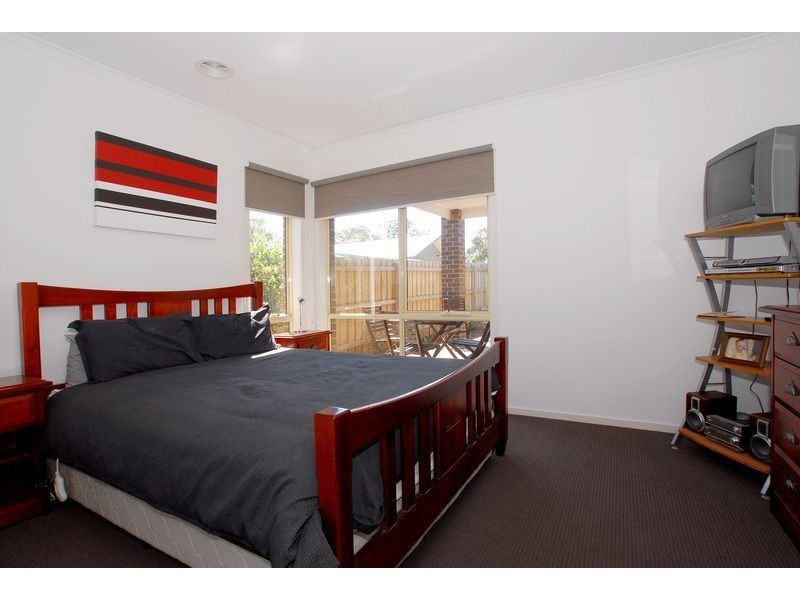 2/5 Rosslyn Avenue, Seaford VIC 3198