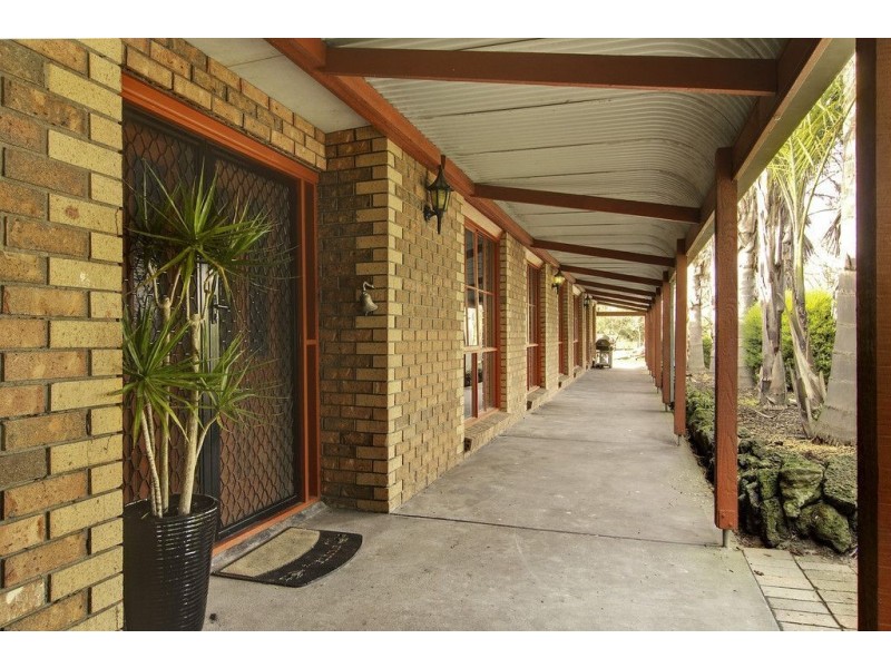 4 The Knoll, Somerville VIC 3912