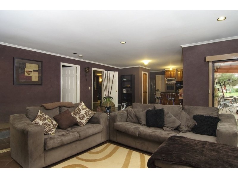 4 The Knoll, Somerville VIC 3912