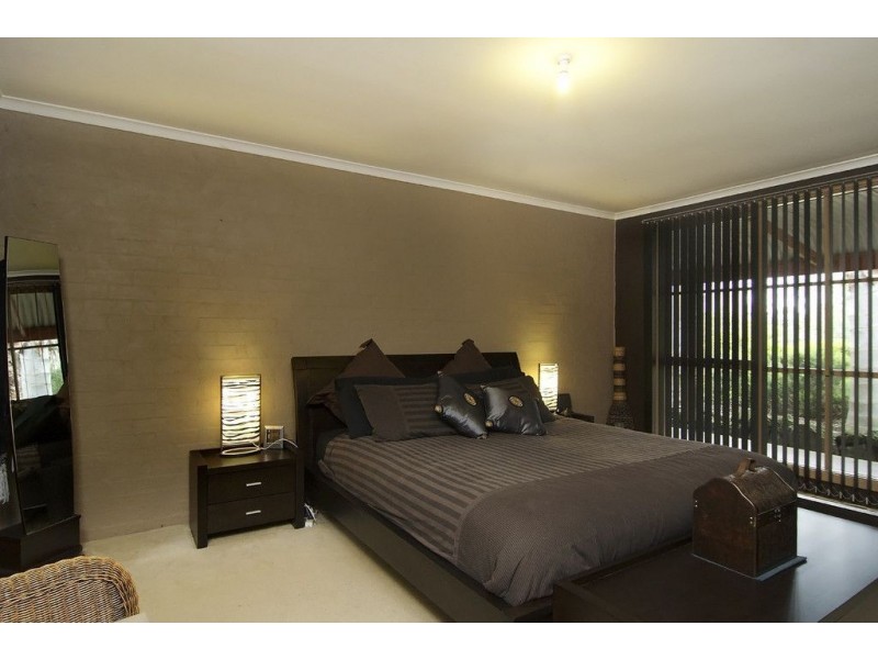 4 The Knoll, Somerville VIC 3912