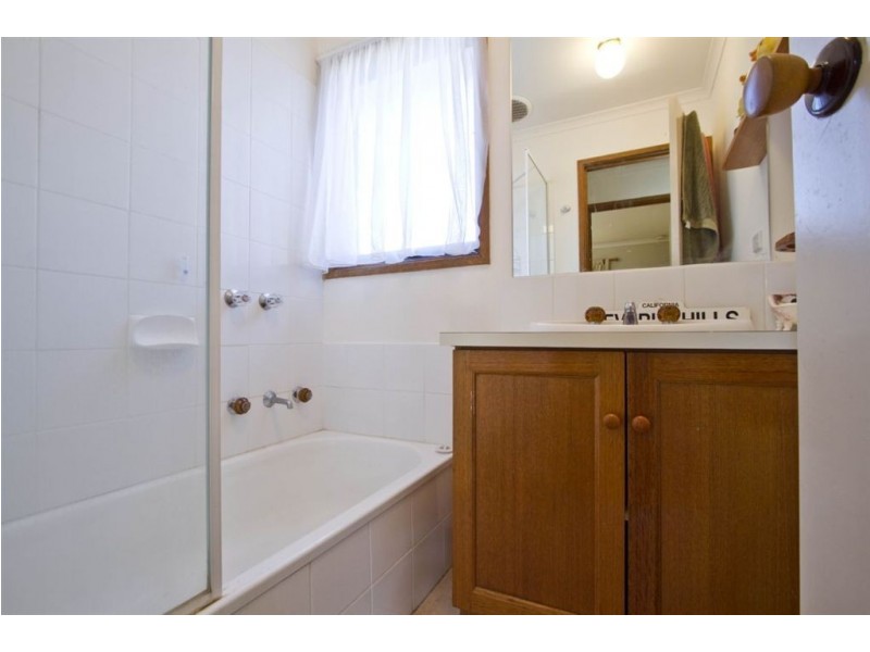 131 Rosedale Grove, Frankston South VIC 3199