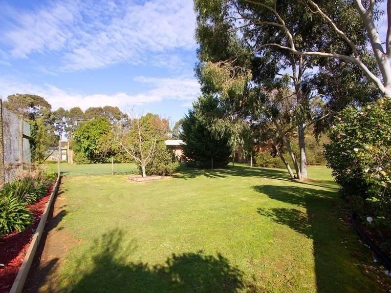 4 Barakee Drive, Somerville VIC 3912