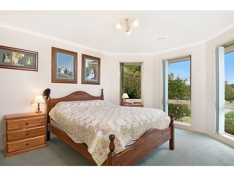 127 Clarendon Drive, Somerville VIC 3912