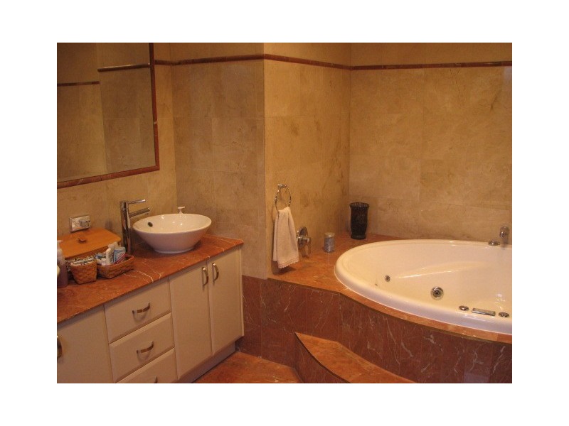 Sinnamon Park QLD 4073