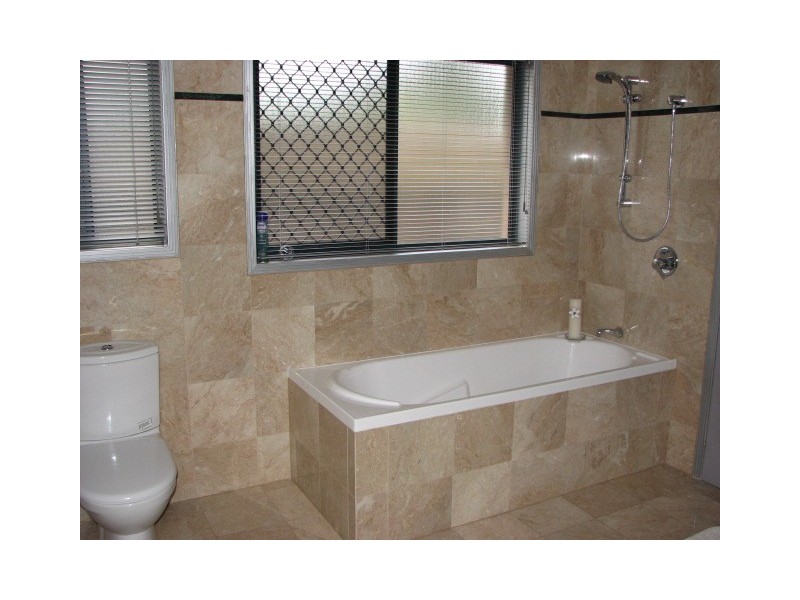 21 Winster Close, Sinnamon Park QLD 4073