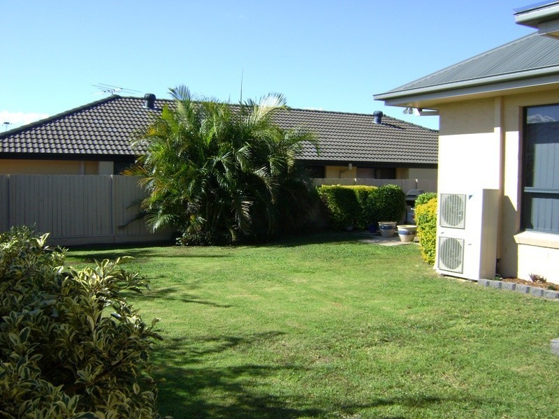 21 Winster Close, Sinnamon Park QLD 4073