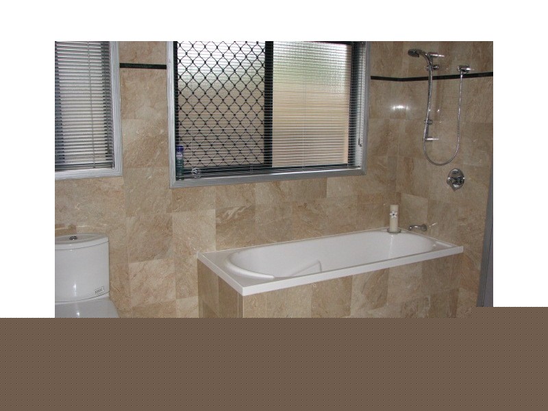 21 Winster Close, Sinnamon Park QLD 4073