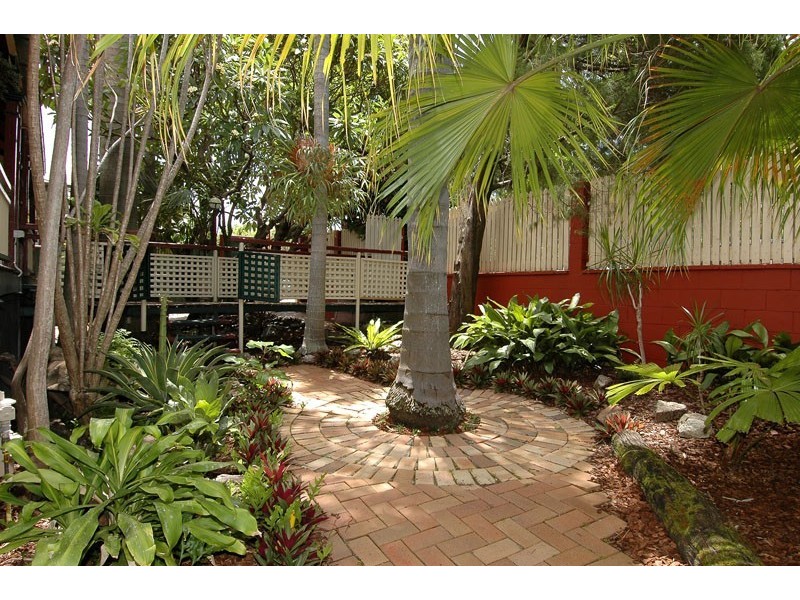 17 Rainbow Street, Sandgate QLD 4017