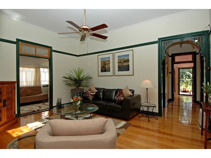 17 Rainbow Street, Sandgate QLD 4017