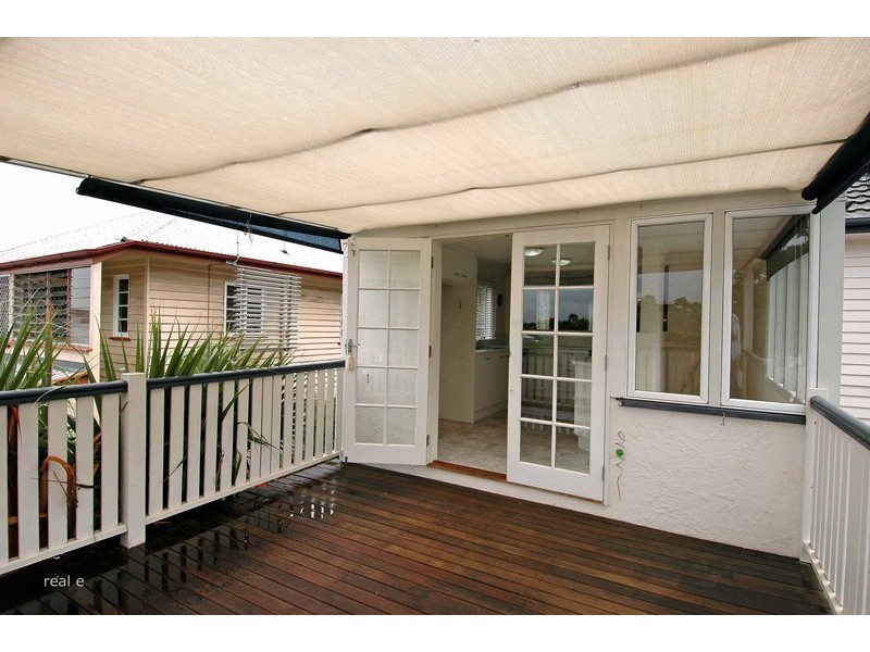 261 Edinburgh Castle Road, Wavell Heights QLD 4012