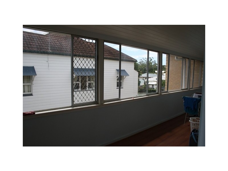 37 Kent Rd, Wooloowin QLD 4030