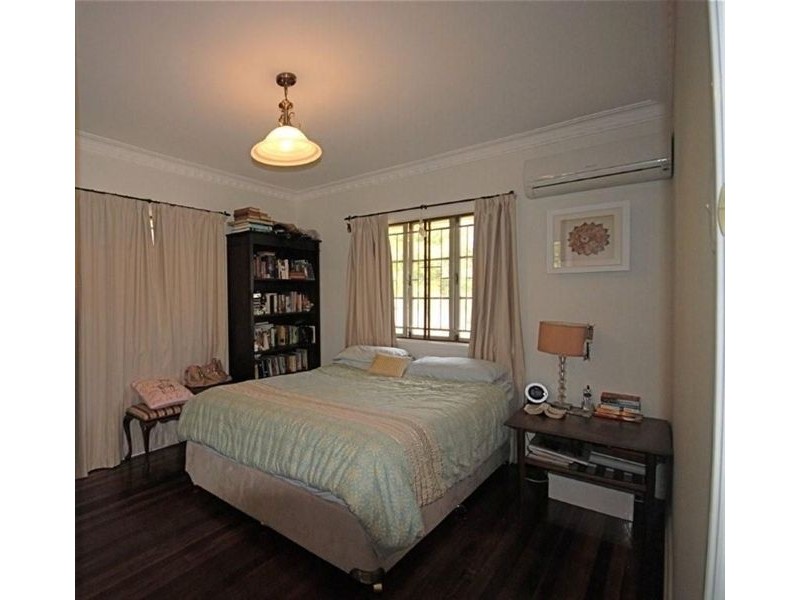 20 Chigwell St, Wavell Heights QLD 4012