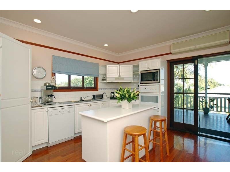 69 Manson Rd, Hendra QLD 4011