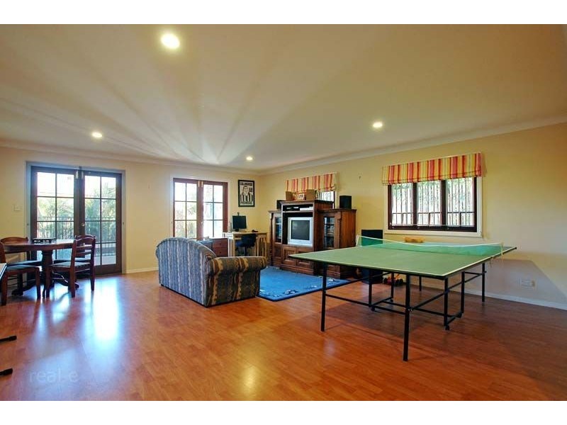 69 Manson Rd, Hendra QLD 4011