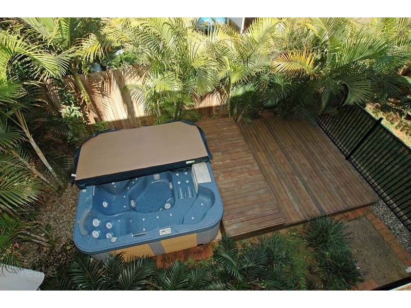 69 Manson Rd, Hendra QLD 4011