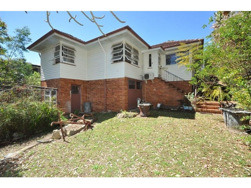 15 Camira St, St Lucia QLD 4067