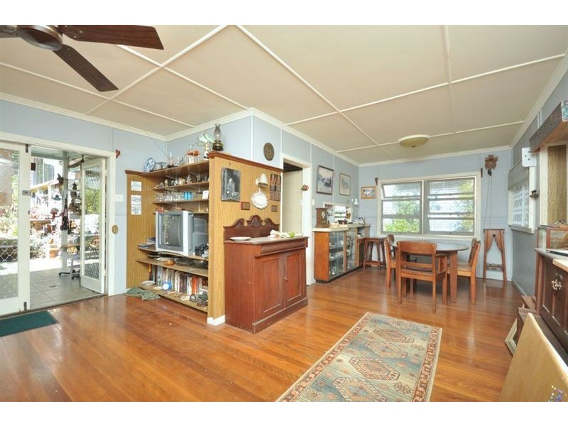 15 Camira St, St Lucia QLD 4067