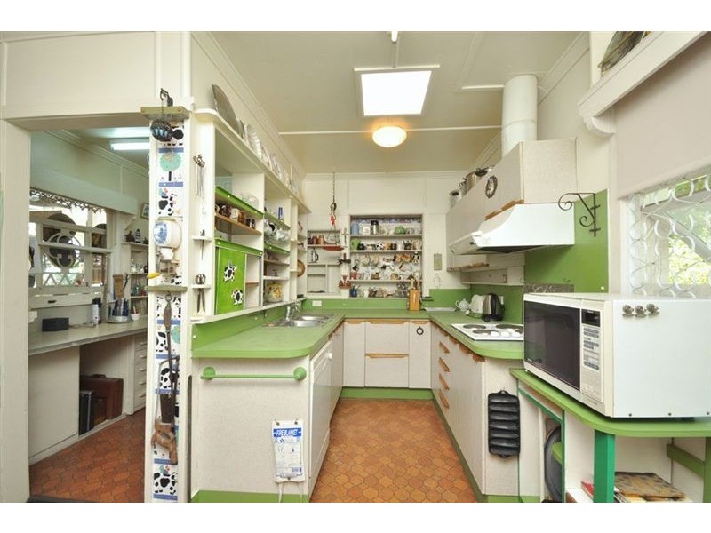15 Camira St, St Lucia QLD 4067