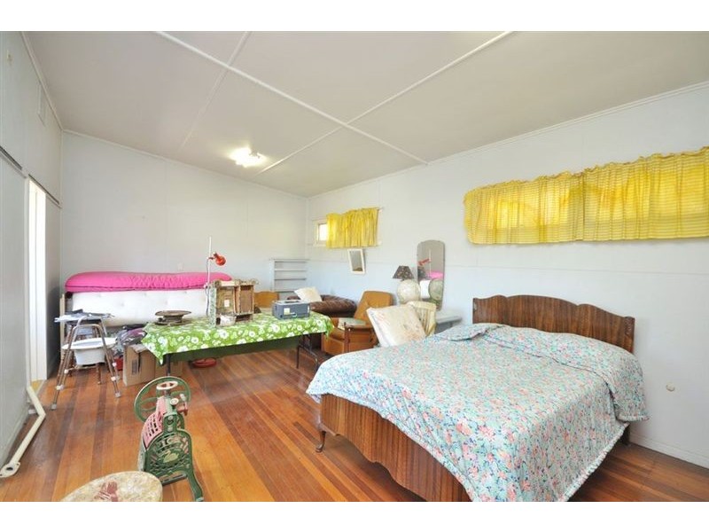 15 Camira St, St Lucia QLD 4067