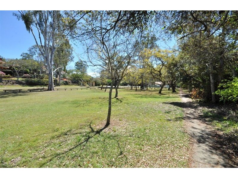 15 Camira St, St Lucia QLD 4067