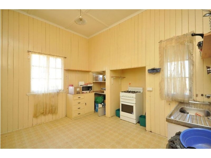 73 Raceview Avenue, Hendra QLD 4011