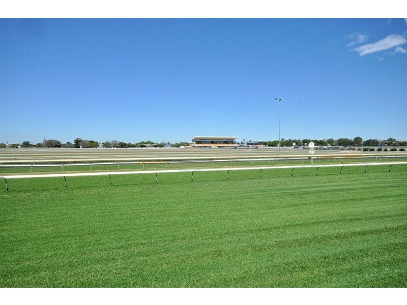 73 Raceview Avenue, Hendra QLD 4011