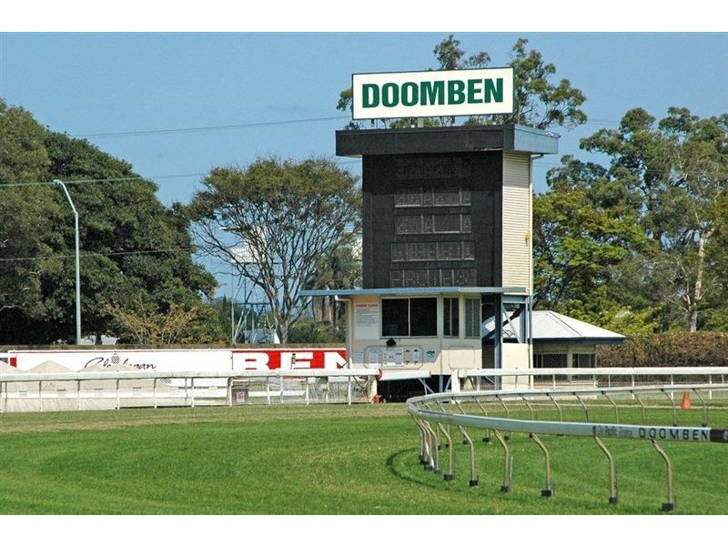 73 Raceview Avenue, Hendra QLD 4011