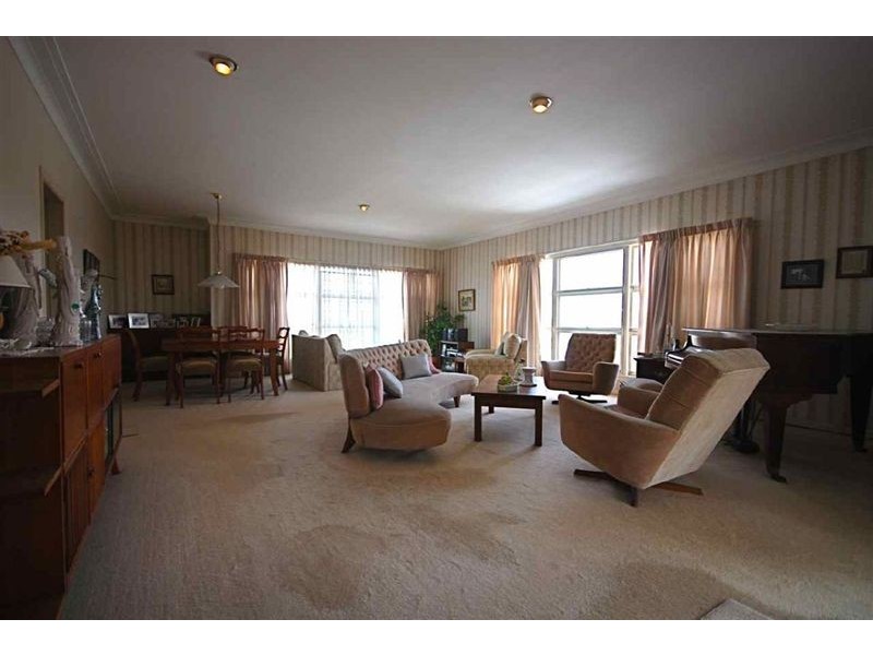 24 Hubbard St, Wavell Heights QLD 4012