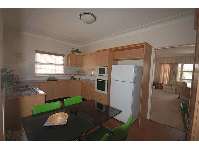 24 Hubbard St, Wavell Heights QLD 4012