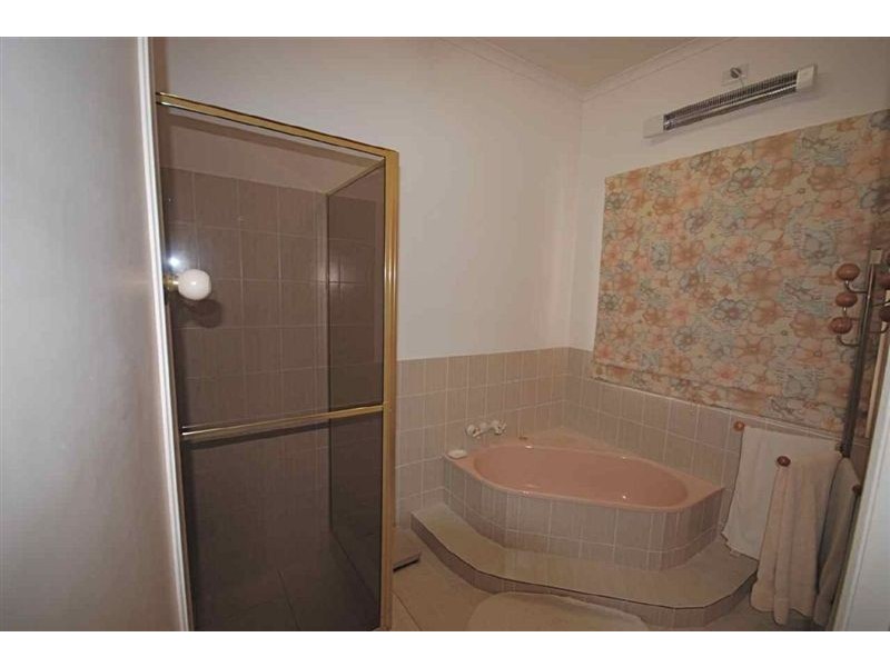 24 Hubbard St, Wavell Heights QLD 4012