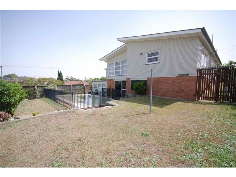 24 Hubbard St, Wavell Heights QLD 4012