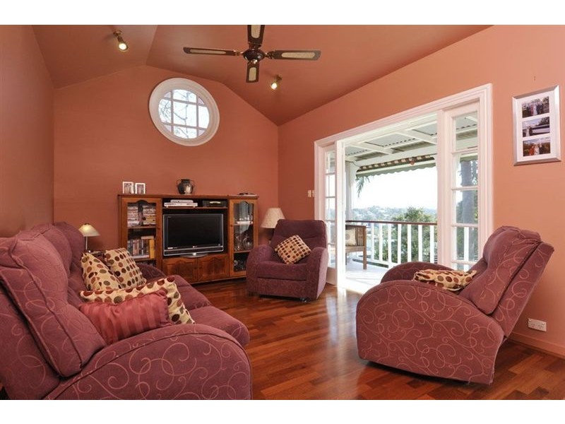 51 Dunedoo St, Stafford QLD 4053