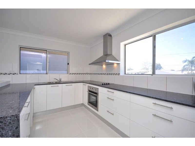 9 Hamilton Ave, Hendra QLD 4011