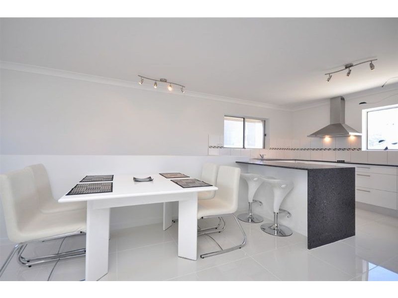 9 Hamilton Ave, Hendra QLD 4011