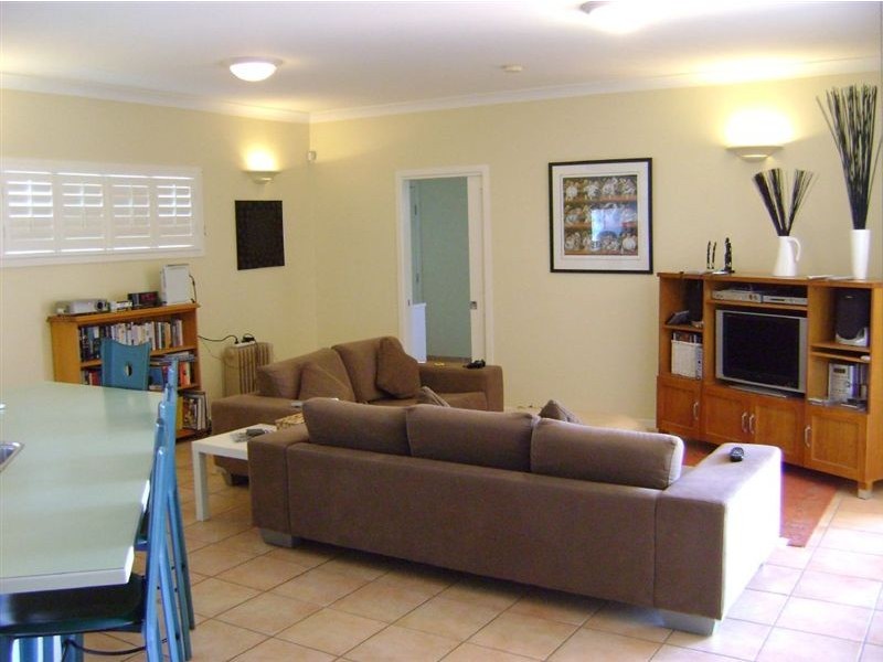 8 Manson Road, Hendra QLD 4011