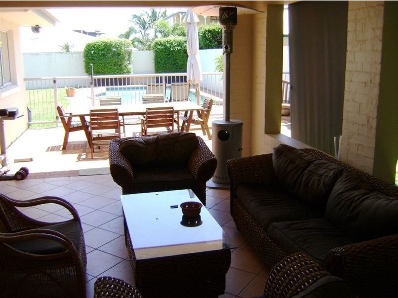 8 Manson Road, Hendra QLD 4011