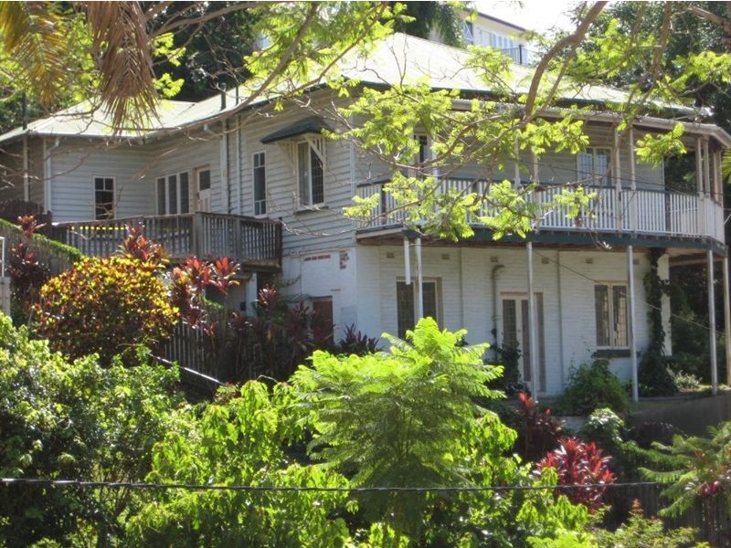 23-25 Arran Avenue, Hamilton QLD 4007