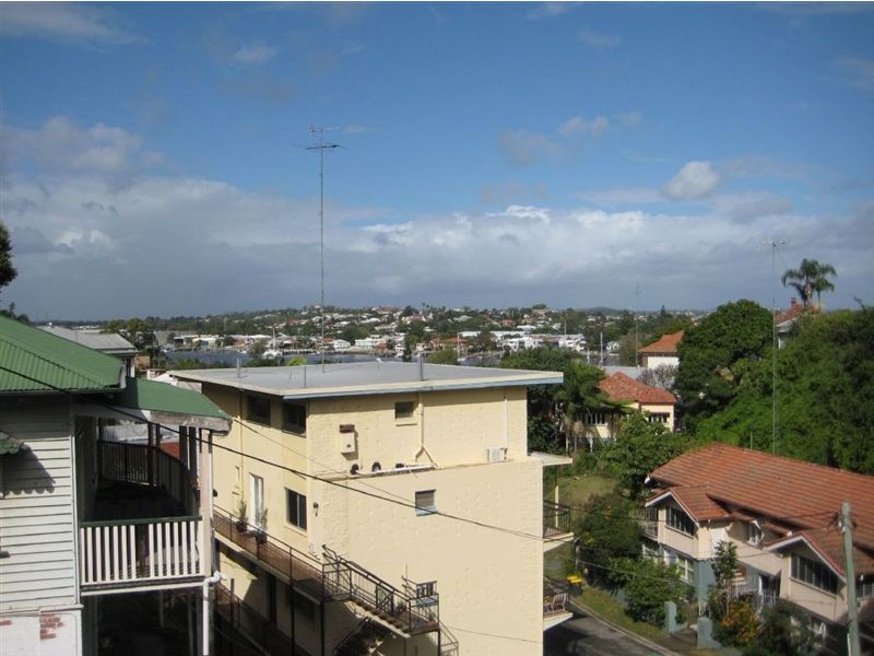 23 Arran Avenue, Hamilton QLD 4007