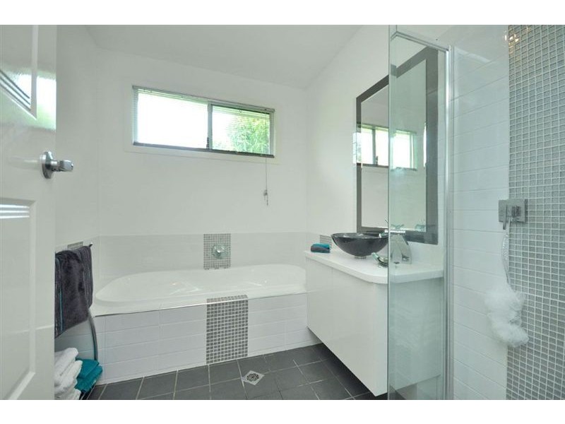 7 Hamilton Avenue, Hendra QLD 4011
