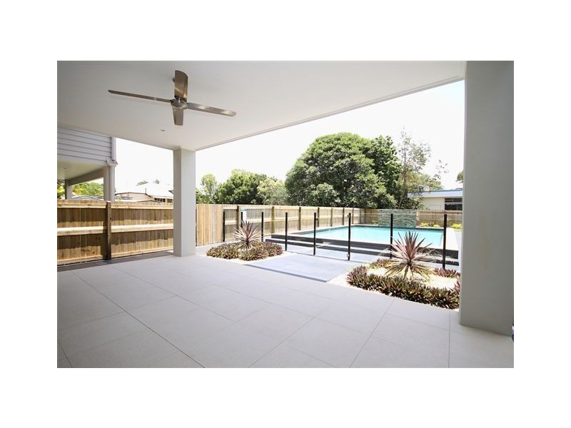 8 Long Street, Hendra QLD 4011