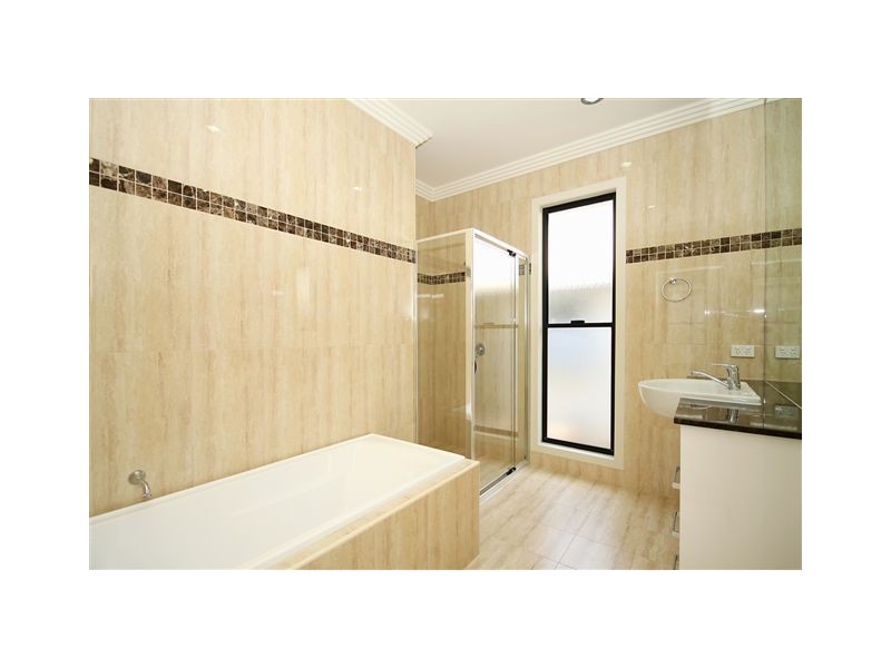 8 Long Street, Hendra QLD 4011